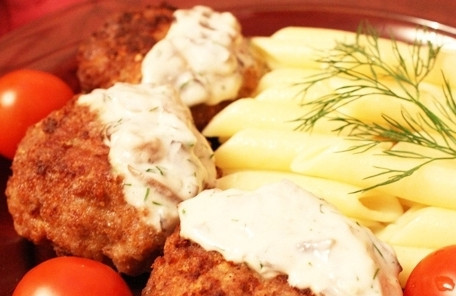 1. Этап. Биточки из свиного фарша: Биточки из свиного фарша готовы, вам остается только сделать к ним гарнир и подать блюдо к столу. Приятного всем аппетита!