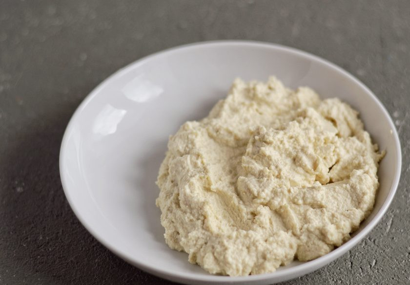 1. Этап. Миндальный сыр: Должна получиться творожная однородная масса.