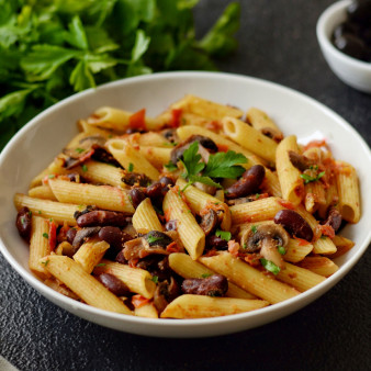 Паста с фасолью и грибами