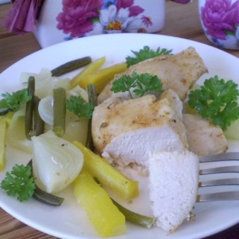 Курица с овощами в пароварке