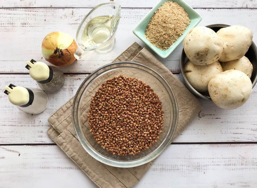 1. Этап. Тефтели из гречки с грибами: Подготовьте все необходимые ингредиенты.