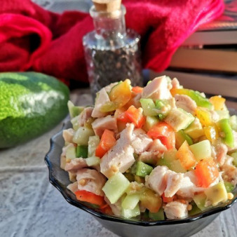 Салат с авокадо Мозаика