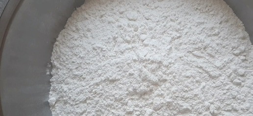 1. Этап. Чебуреки на заварном тесте: Муку просеять.