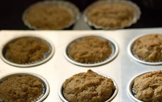 1. Этап. Маффины без яиц: 11. Выпекаются маффины около получаса. Вот и весь секрет, как приготовить маффины без яиц. Можно подавать их к столу. При желании сверху присыпьте сахарной пудрой.