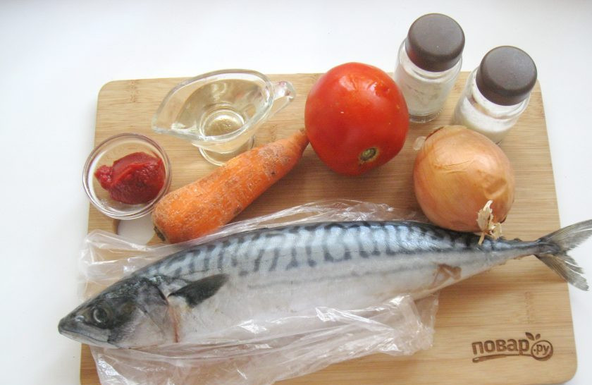 1. Этап. Скумбрия в томате с овощами: Подготовьте ингредиенты для приготовления скумбрии в томате.