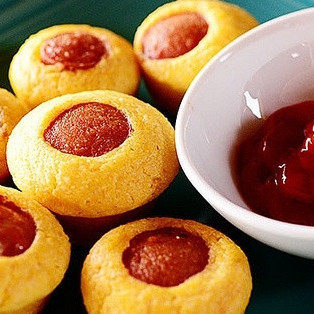 Кукурузные маффины с сосиской