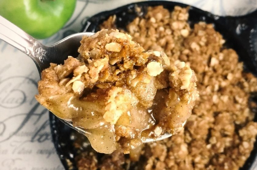 1. Этап. Десерт из яблока и овсянки: 7. Запекайте при 180 градусах около 45 минут. Приятного аппетита!