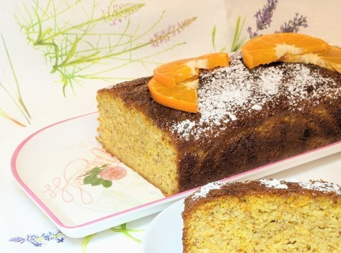 1. Этап. Лимонно-мандариновый миндальный пирог: Пирог получается очень сочный и влажный, слегка крошится, но какой он вкусный, МММ... Извиняюсь за фотографии, делала поздно вечером, поэтому пирог выглядит тёмным, он не сгоревший, а очень румяный!