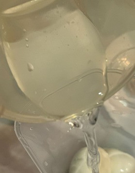 1. Этап. Полезный майонез из варёных яиц: Добавить холодную кипяченую воду