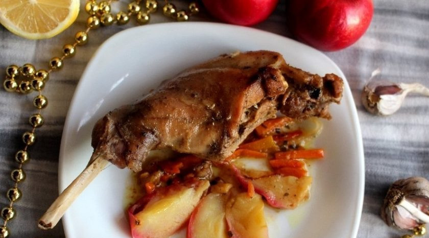 1. Этап. Кролик в сметанном соусе в мультиварке: При необходимости во время готовки подлейте воду. Приятного аппетита!