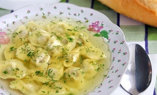 1. Этап. Дюшбара: 12. Варите минут 5-7 на среднем огне. Перед подачей дополните супчик измельченной зеленью. Приятного аппетита!