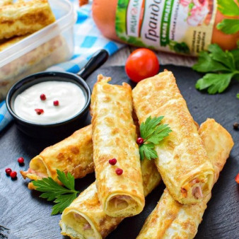 Трубочки с сыром и колбасой