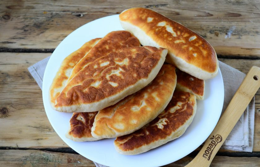 1. Этап. Пирожки со сливой на сковороде: Пирожки со сливой на сковороде готовы. Вкусные они как теплыми, так и остывшими. Кушайте с удовольствием!