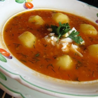 Картофельный суп с помидорами