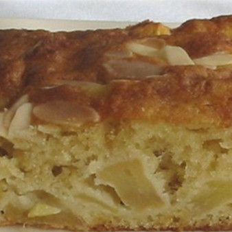 Шарлотка с грушами и яблоками