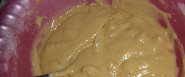 1. Этап. Ананасовый пирог в мультиварке: Замешиваем наше тесто.