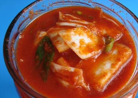 1. Этап. Китайская поджарка из пекинской капусты: 4. Теперь его можно снимать с огня и подавать на стол. Как правило, поджарку подают на горке белого вареного риса или рисовой лапши.