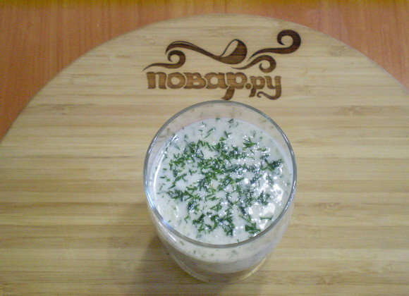 1. Этап. Кефир с укропом: Наливаем в стаканчик и подаем, посыпав укропом. Приятного!
