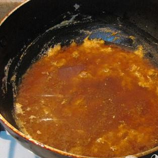 1. Этап. Мини-баклажаны: Добавьте сок тамаринда (что бы получить сок из тамаринда, достаточно замочить мякоть в 1 стакане тёплой воды и процедить)...