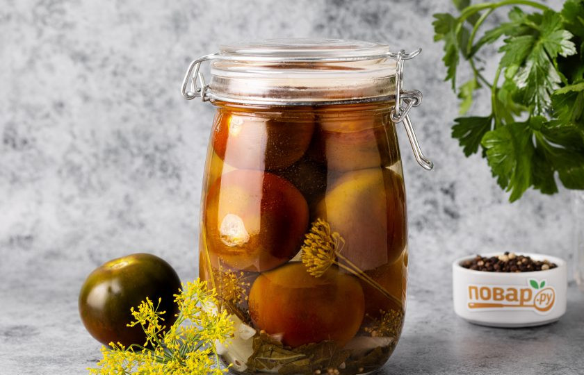 1. Этап. Черные помидоры в банках на зиму: После заготовку можно убрать в прохладное место на хранение. Черные помидоры на зиму готовы!