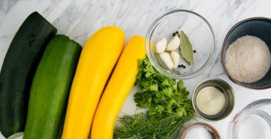 1. Этап. Цукини быстрого маринования: Подготовить продукты.