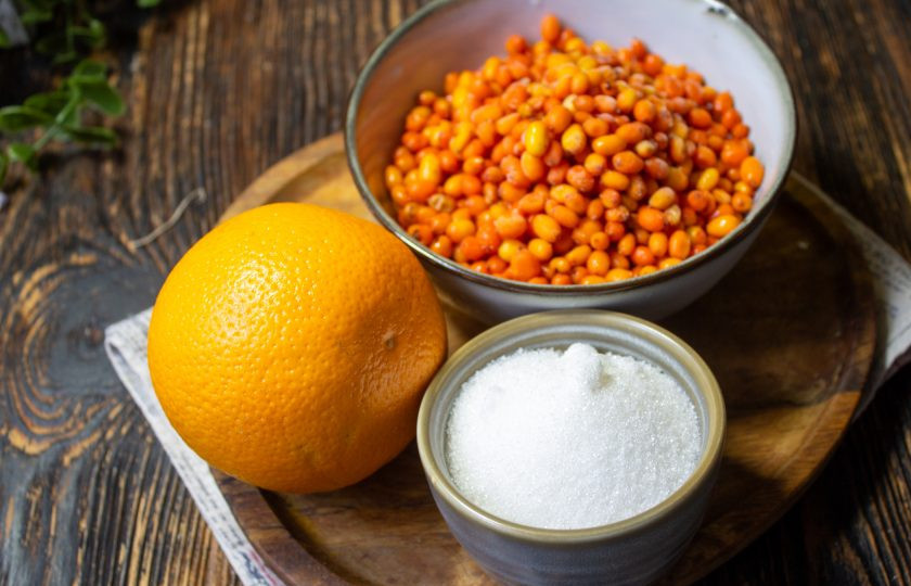 1. Этап. Варенье из облепихи и апельсинов: Подготовьте необходимые продукты по списку.
