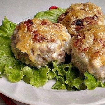 Тефтели, запеченные в духовке в сметанном соусе