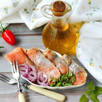 Соленая горбуша с коньяком