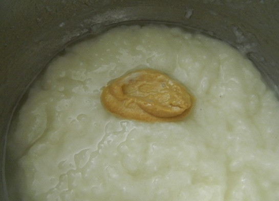 1. Этап. Вегетарианский рисовый майонез: 4. Затем добавляем горчицу и снова перебиваем блендером.