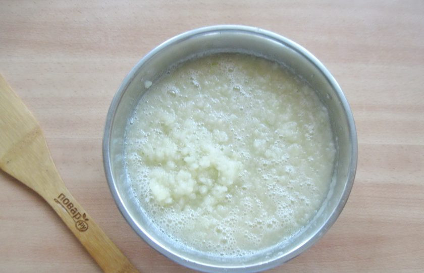 1. Этап. Джем из груши с лимонной кислотой на зиму: Пропустите груши через мясорубку.