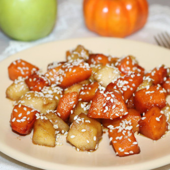 Тушеная тыква с яблоками