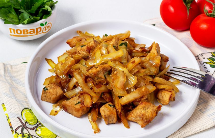 1. Этап. Капуста жареная с мясом на сковороде: Приятного аппетита!