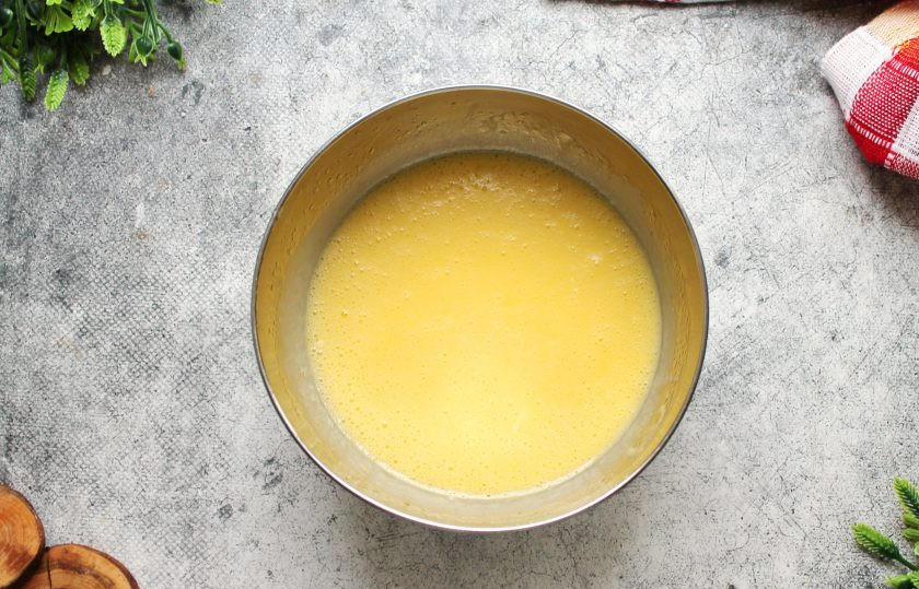 1. Этап. Шоколадные кексы из кокосовой муки: Все аккуратно перемешайте на самых низких оборотах до однородности.