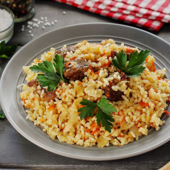 Рис с квашеной капустой и мясом