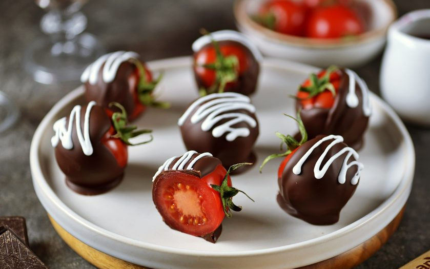 1. Этап. Помидоры в шоколаде La Tomatina: Очень необычный десерт, хорошо подходит к белым сухим и игристым винам.