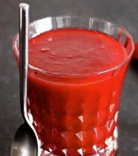 1. Этап. Малиновое варенье без косточек: 3. Варим 10 минут, добавив сахар. Когда сахар раствориться - остужаем, вынимаем выжимки. Конфитюр готов!