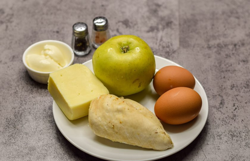 1. Этап. Салат Оля-ля: Подготовьте все ингредиенты.