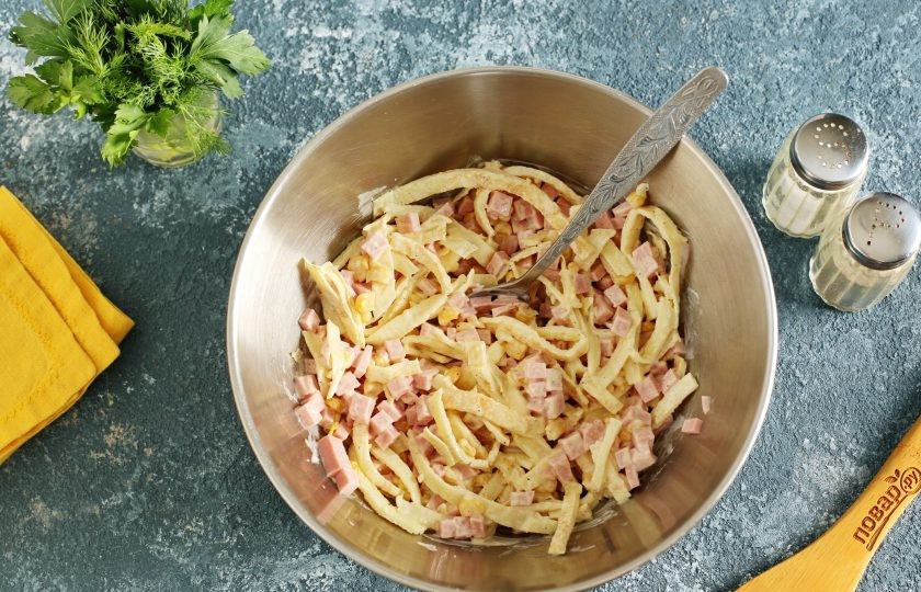 1. Этап. Салат за 10 минут: Хорошо все перемешайте. Салат готов.