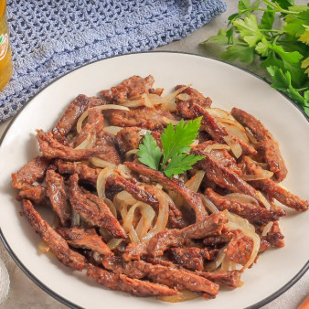 Соломка из говядины с репчатым луком