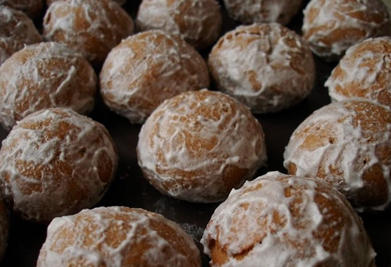 1. Этап. Пряники по ГОСТу: 8. А пока можно заняться глазурью. До плотных пиков взбейте белок с сахарной пудрой. Влейте горячую воду и перемешайте. Выложите пряники в глазурь и аккуратно перемешайте, чтобы обвалять их со всех сторон. Приятного чаепития!