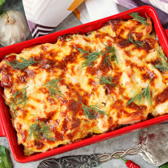 Картошка с копченой курицей в духовке