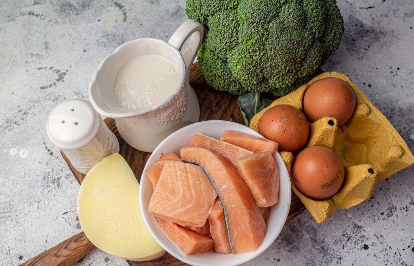 1. Этап. Запеканка с форелью и брокколи: Подготовьте все ингредиенты.