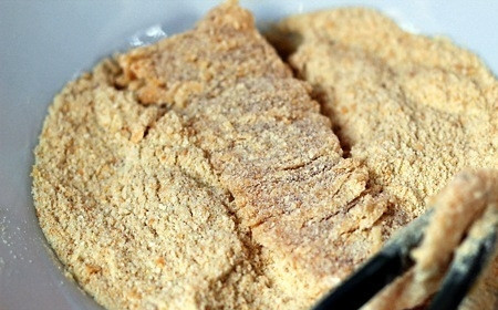 1. Этап. Куриные отбивные в сухарях: 6. После чего в сухари.