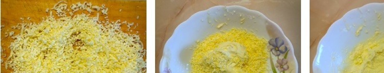 1. Этап. Фаршированные кабачки под сырной корочкой: Сыр натереть на мелкой терке и смешать с майонезом до однородности.