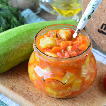 Кабачки с помидорами и морковью на зиму