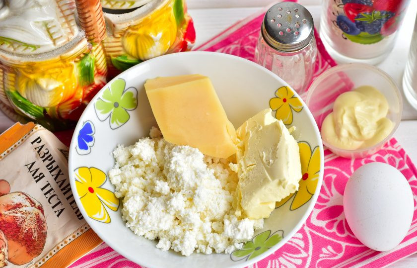 1. Этап. Творожно-сырные палочки: Подготовьте необходимые ингредиенты.