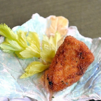 Жареный сыр Камамбер