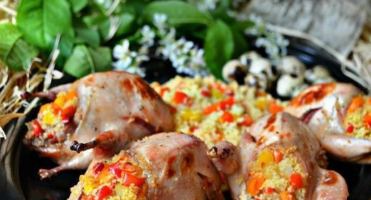 1. Этап. Перепела фаршированные: Запекайте перепёлок при 180 градусах в духовке в течение 25 минут. Иногда поливайте их образовавшимся соусом. Приятного аппетита!