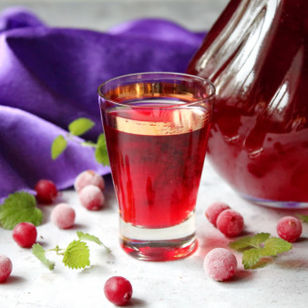 Домашняя наливка из клюквы