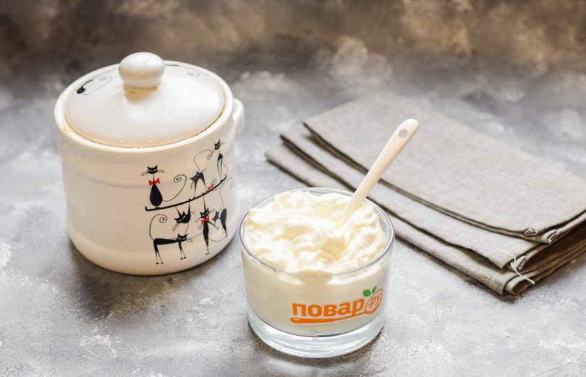 1. Этап. Крем для эклеров: Подготовьте ингредиенты. Крем-сыр можно использовать магазинный, либо, как я говорила выше, приготовить самостоятельно.